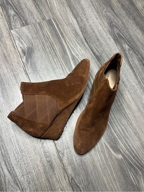 Via Spiga Brown Suede Wedge Ankle Booties